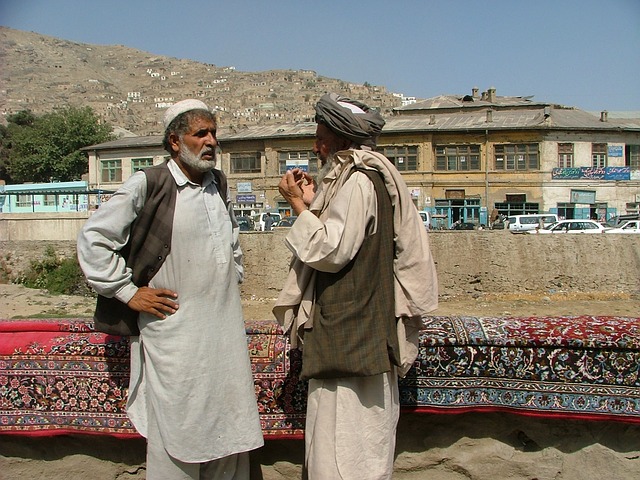 carpet-seller-4871_640